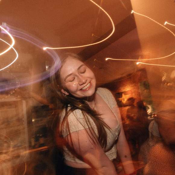 Meet your Posher, Cheyenne - Picture 1 of 1